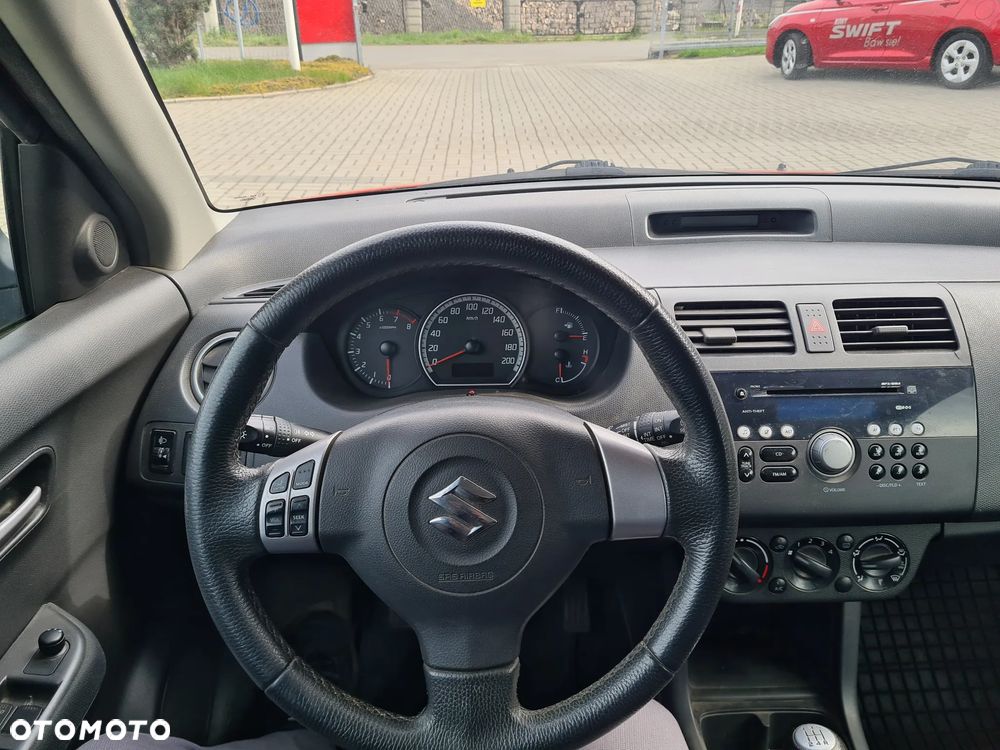 Suzuki Swift 1.3 GC - 8