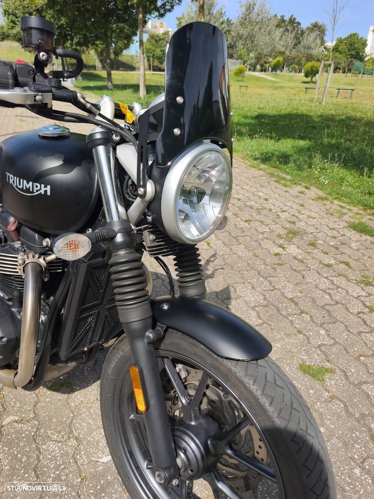 Triumph Bonneville 900 street twin - 11