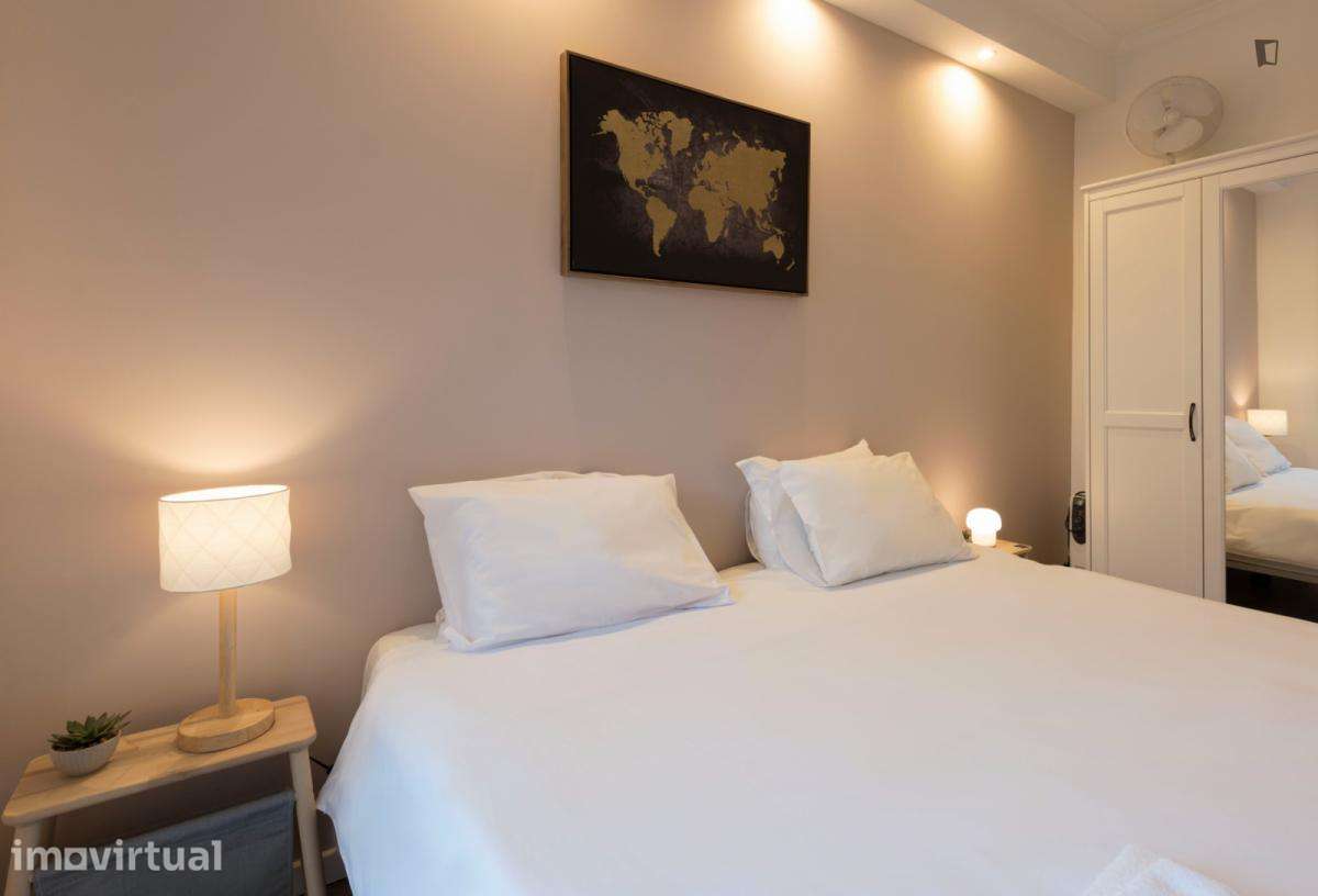 Apartamento com 1 quartos - localizado em Santo Ildefonso Porto - Grande imagem: 4/26