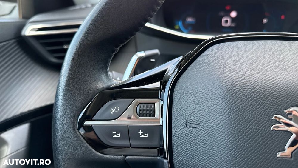 Peugeot 2008 1.5 BlueHDI EAT8 STT Allure Pack - 33