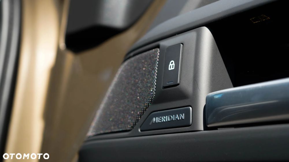 Land Rover Defender 110 D350 X-Dynamic SE - 30