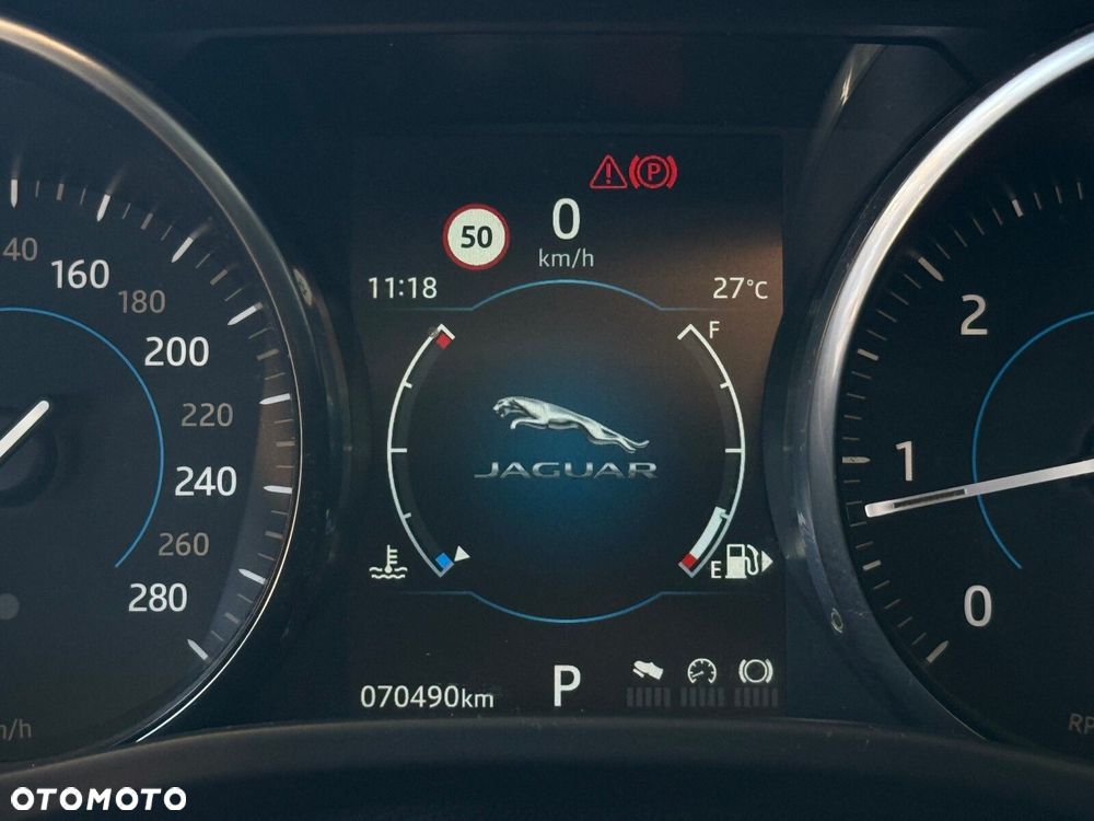 Jaguar F-Pace - 35