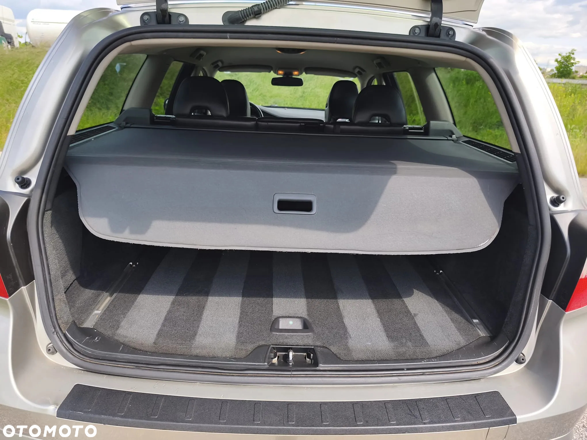 Volvo V70 2.4D Momentum - 8