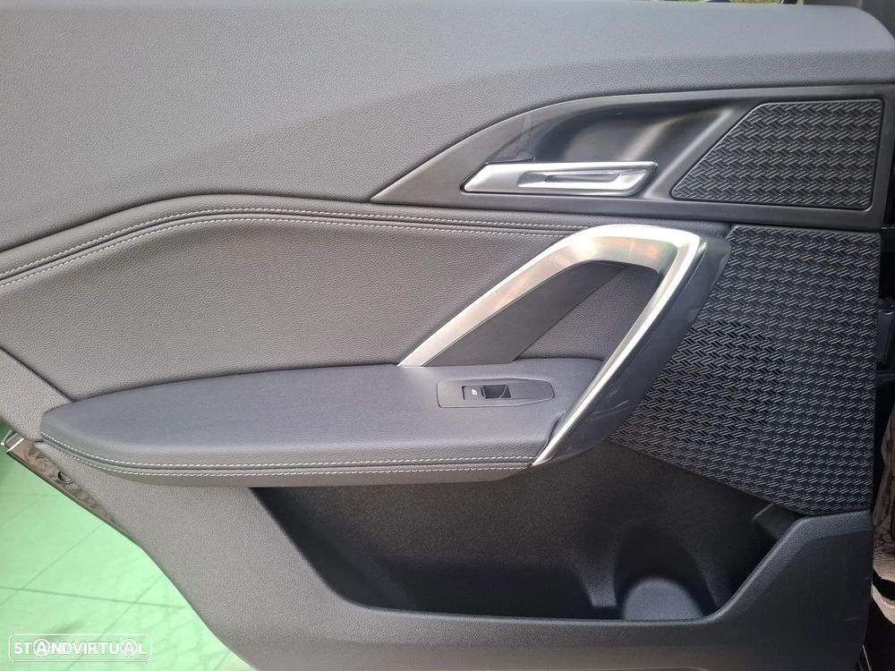 BMW iX1 xDrive30 xLine - 38