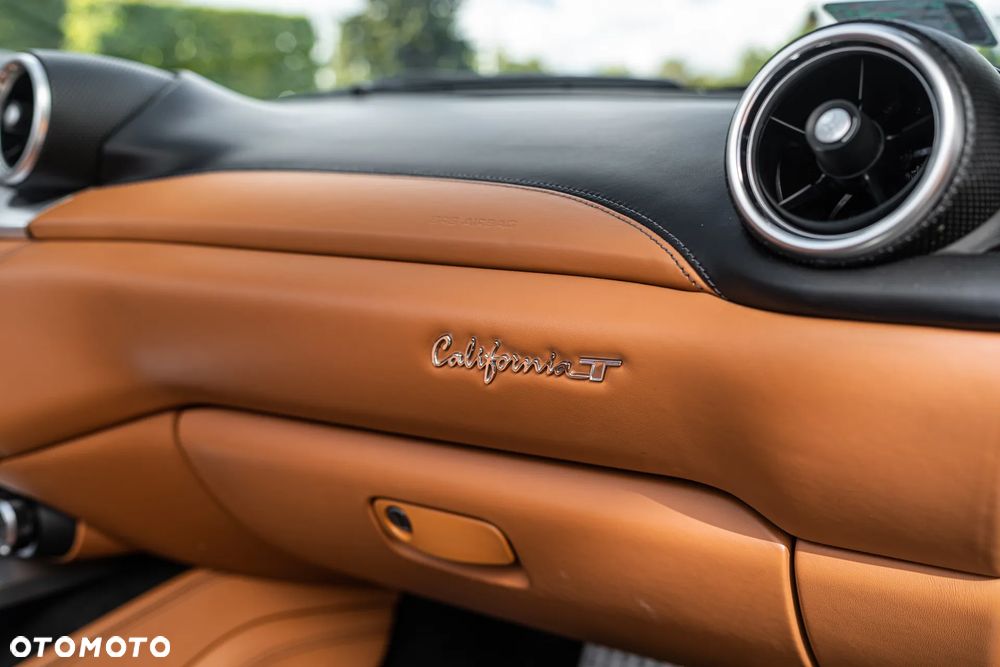 Ferrari California T - 20