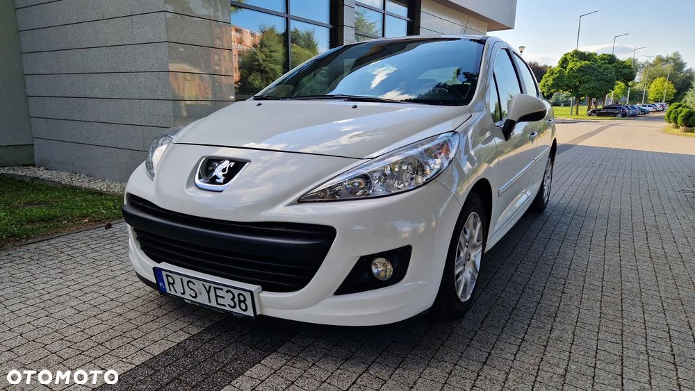 Peugeot 207 - 1