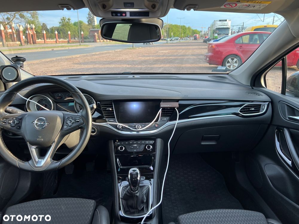 Opel Astra 1.4 T Elite - 11