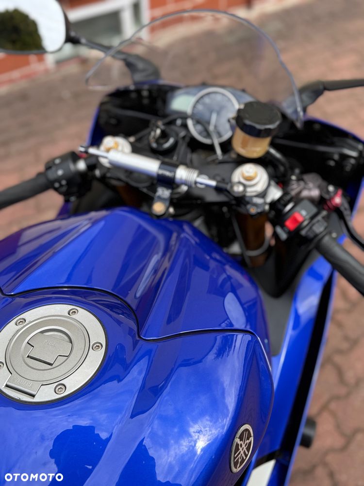 Yamaha R6 - 6