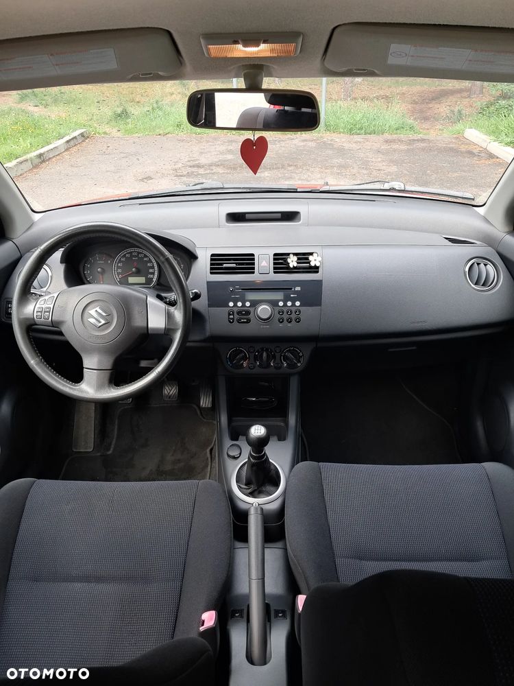 Suzuki Swift 1.3 Club - 16