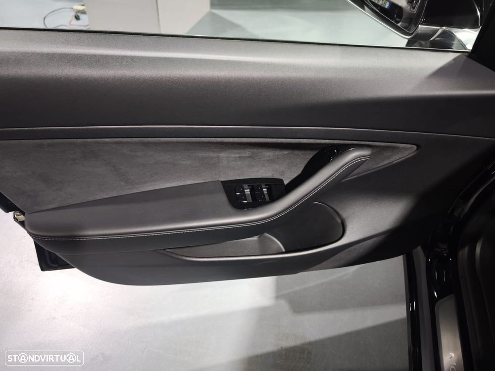 Tesla Model 3 - 13