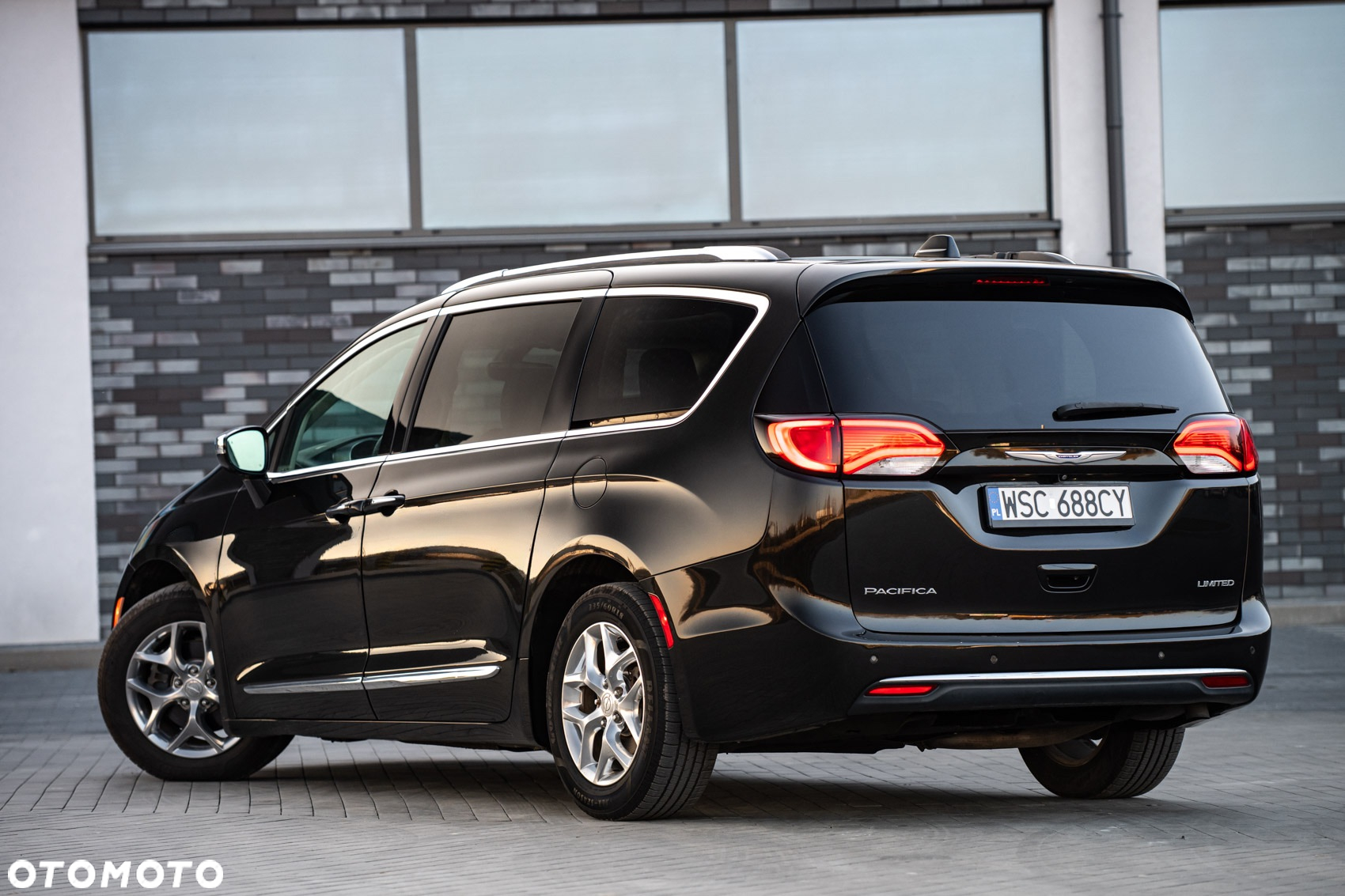 Chrysler Pacifica - 6