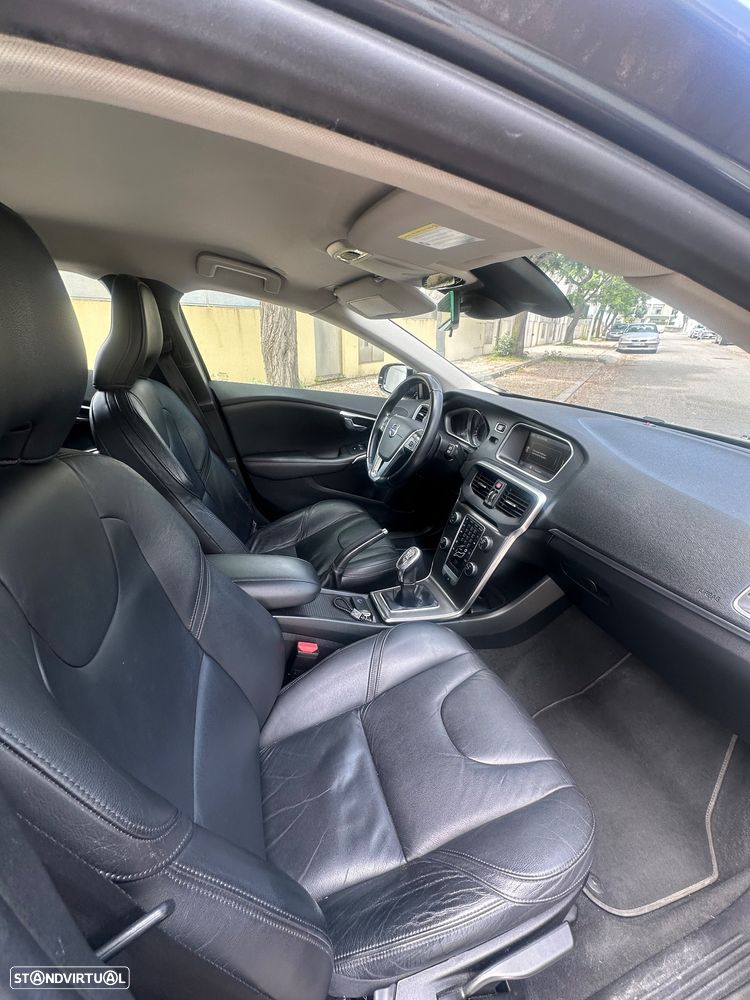 Volvo V40 D2 Momentum - 18