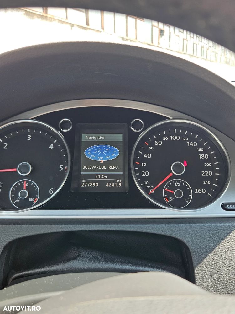Volkswagen Passat 2.0 TDI Highline - 27