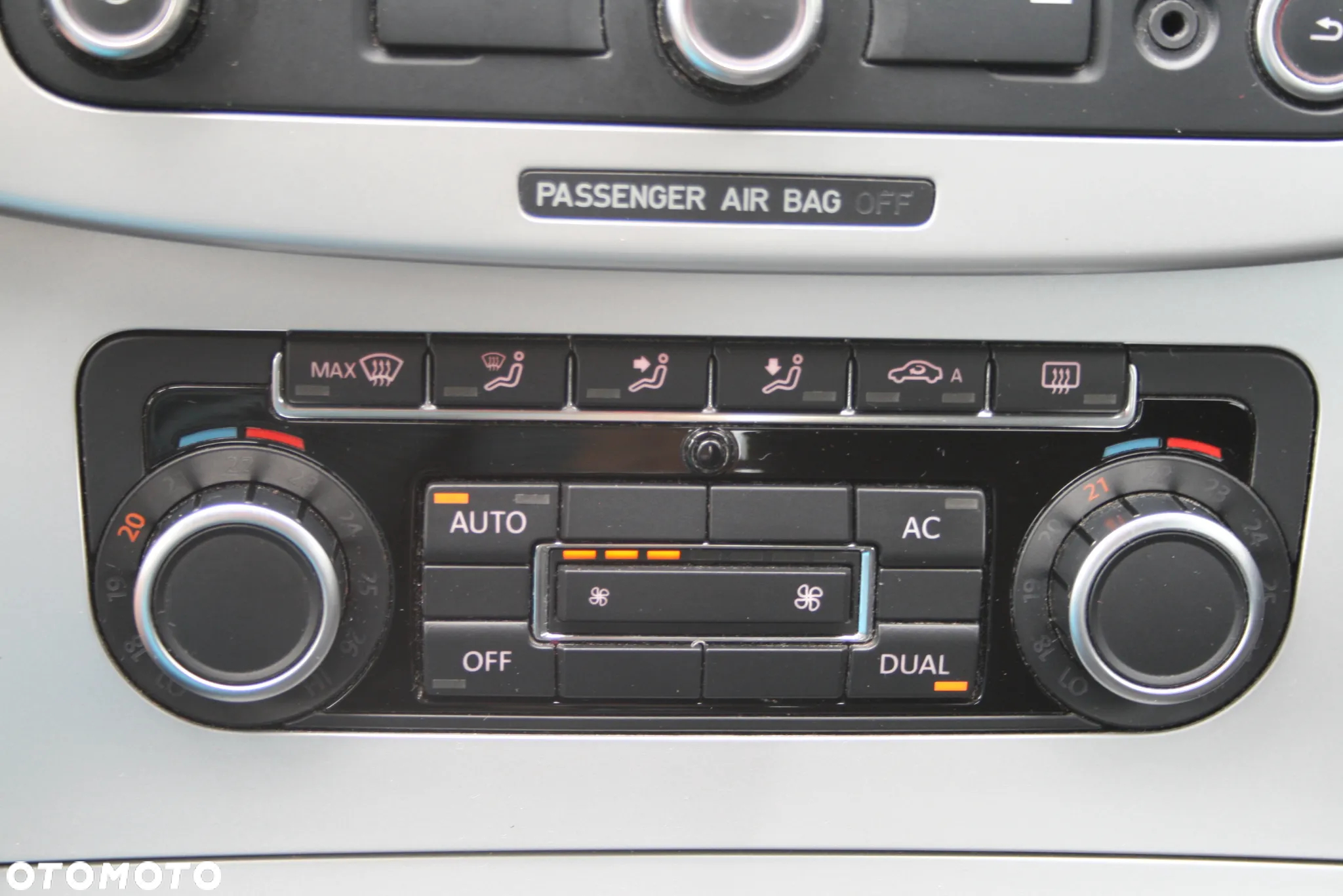 Volkswagen Passat 1.6 TDI BlueMotion Technology Comfortline - 12