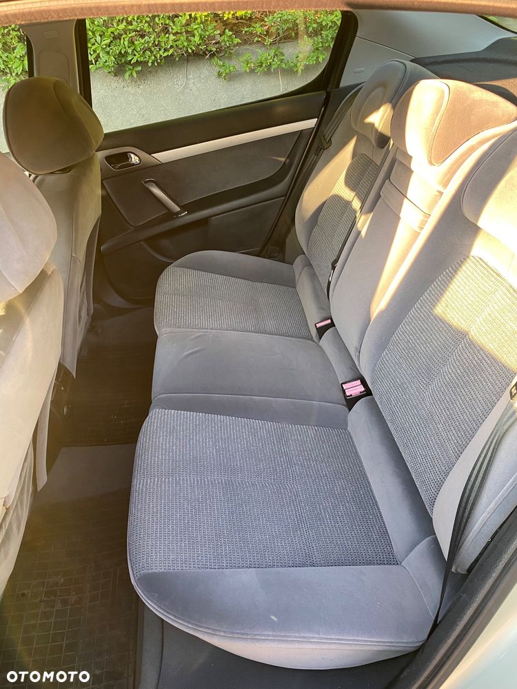 Peugeot 407 2.0 HDI ST Komfort EU4 - 14