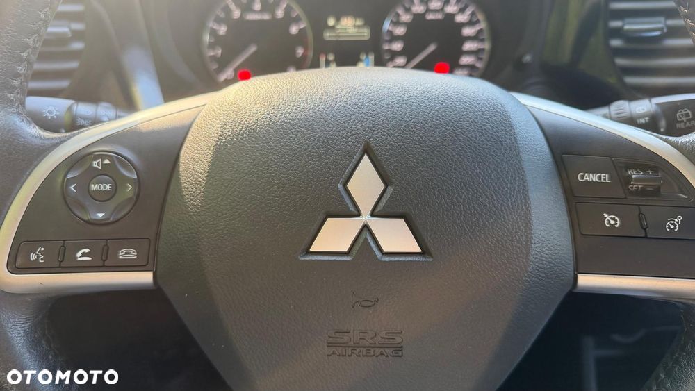 Mitsubishi Outlander 2.0 Intense + 2WD - 14