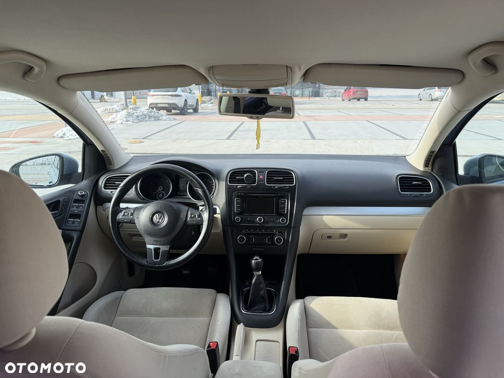 Volkswagen Golf - 1