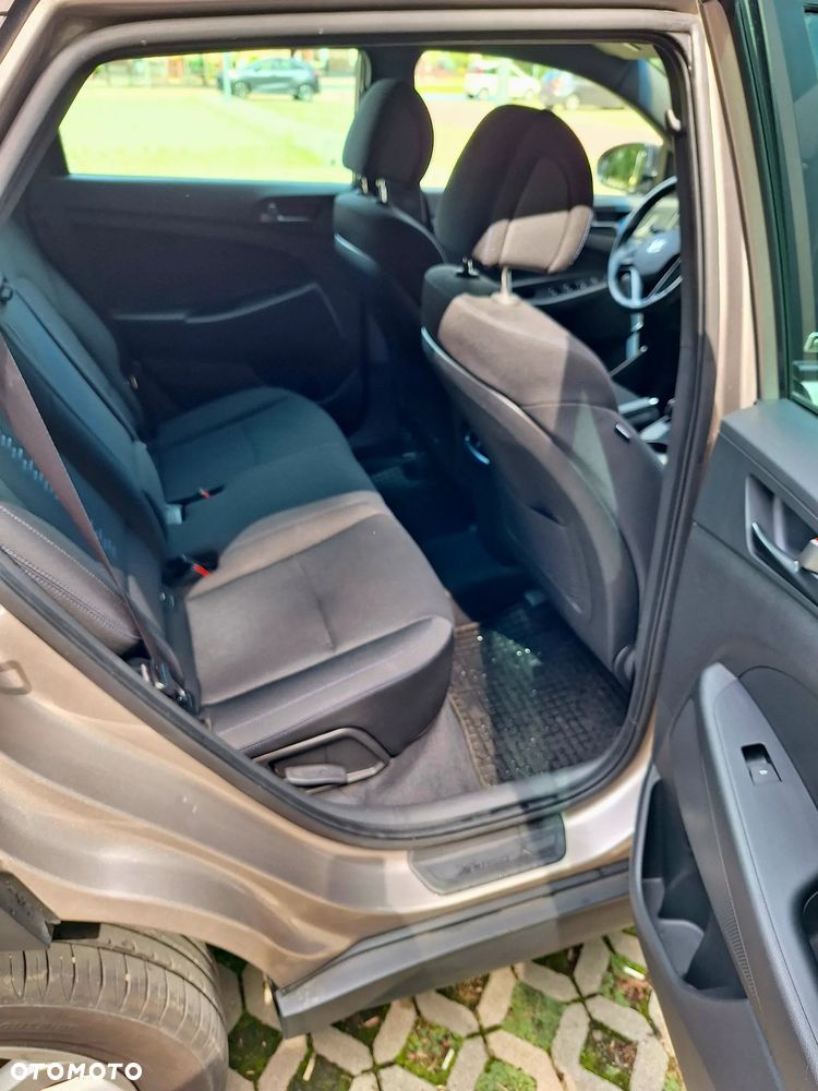 Hyundai Tucson 1.6 GDI BlueDrive GO 2WD - 12