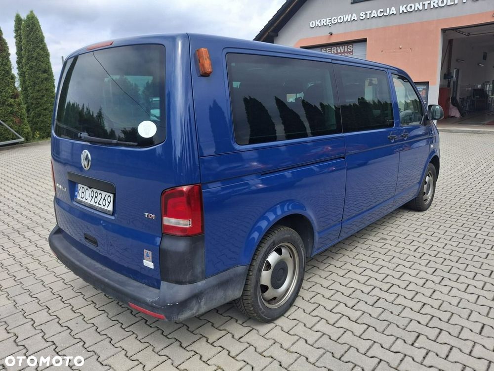 Volkswagen Caravelle - 8
