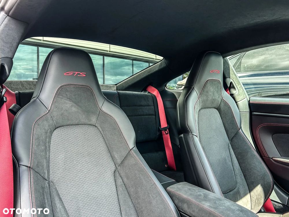 Porsche 911 Carrera T-Hybrid GTS - 10