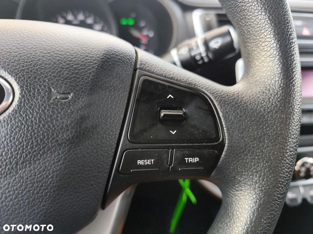 Kia Rio 1.4 M - 22