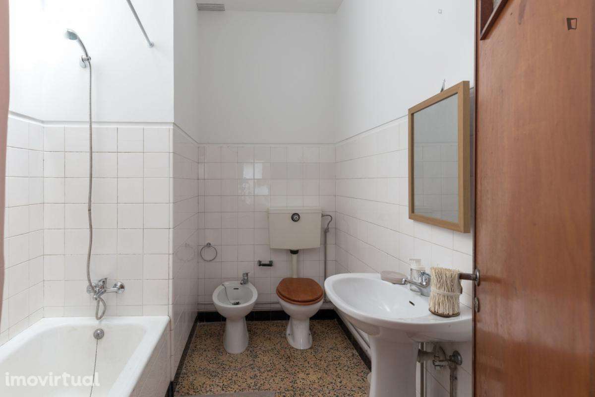 Quarto - localizado em São Mamede de Infesta Porto - Grande imagem: 2/18