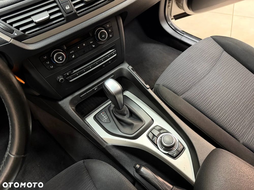 BMW X1 sDrive18i - 38