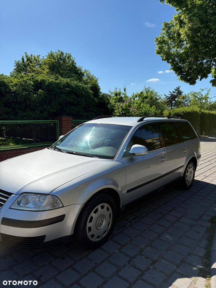 Volkswagen Passat 1.6 Comfortline Family - 1