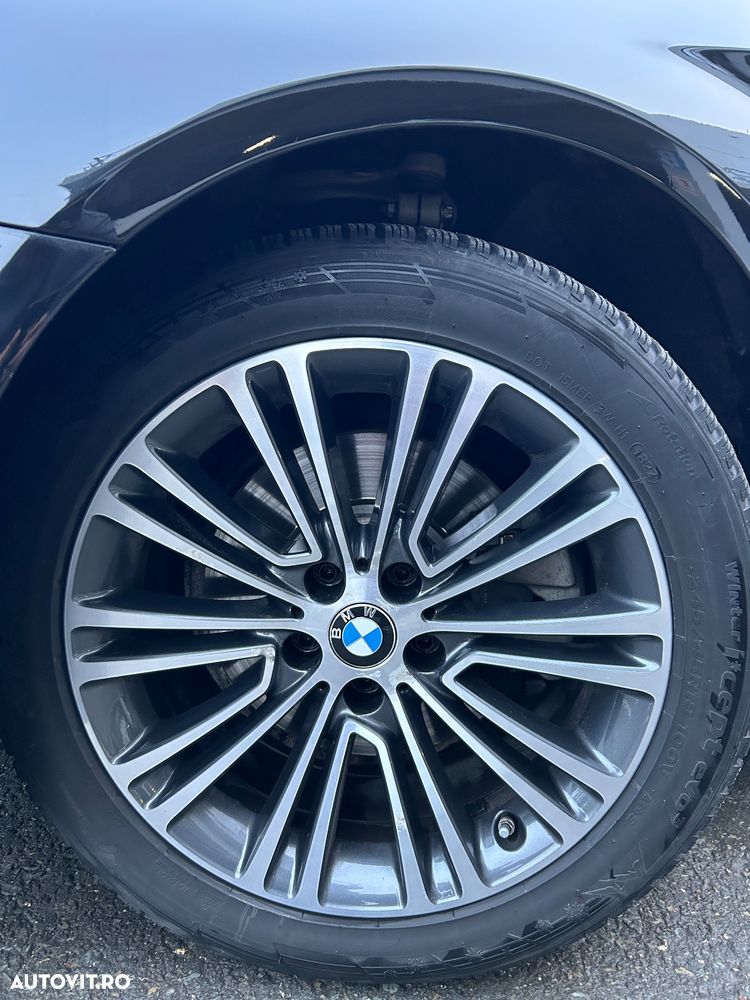 BMW Seria 5 520d xDrive AT - 9