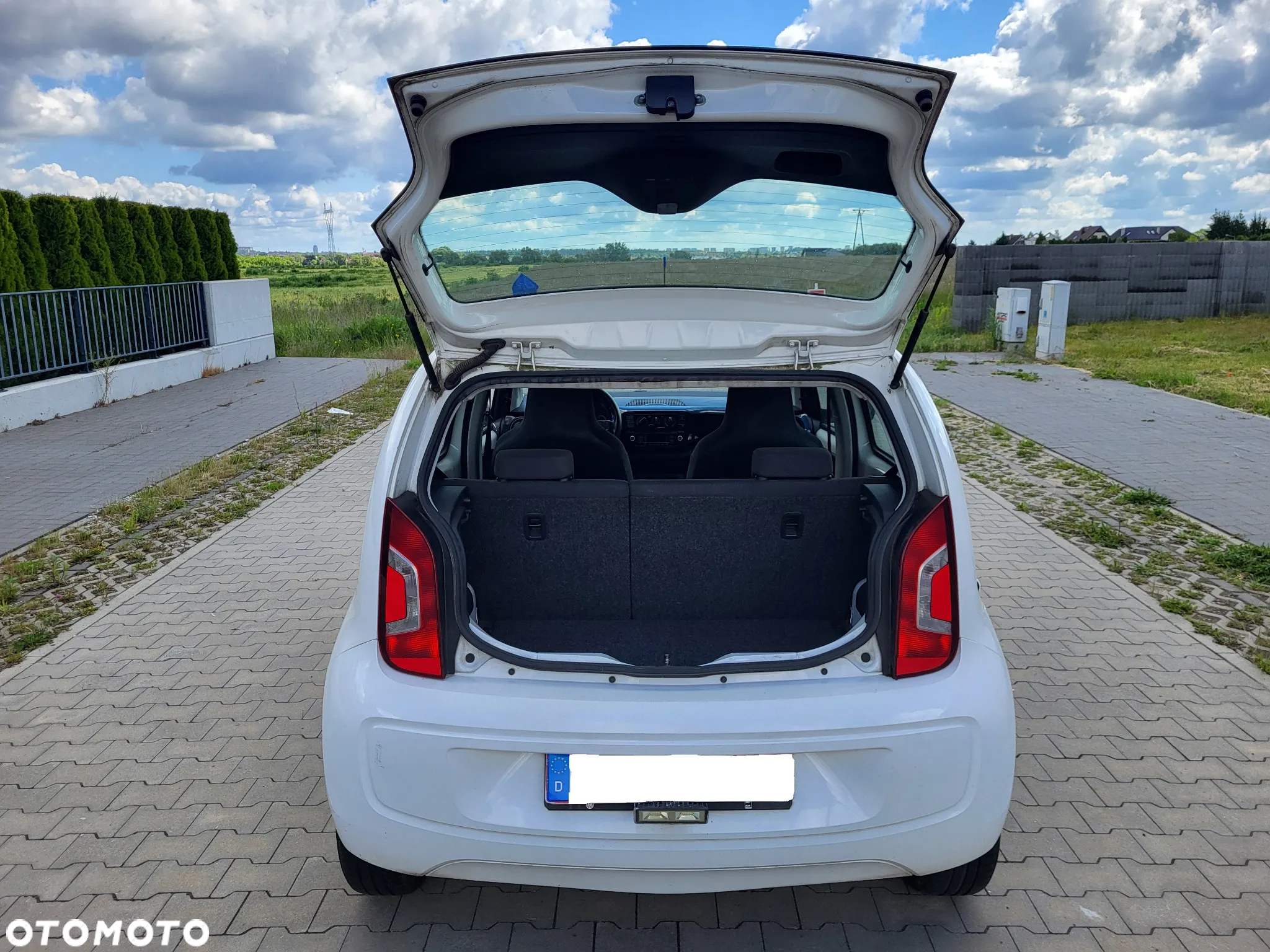 Volkswagen up! move - 17