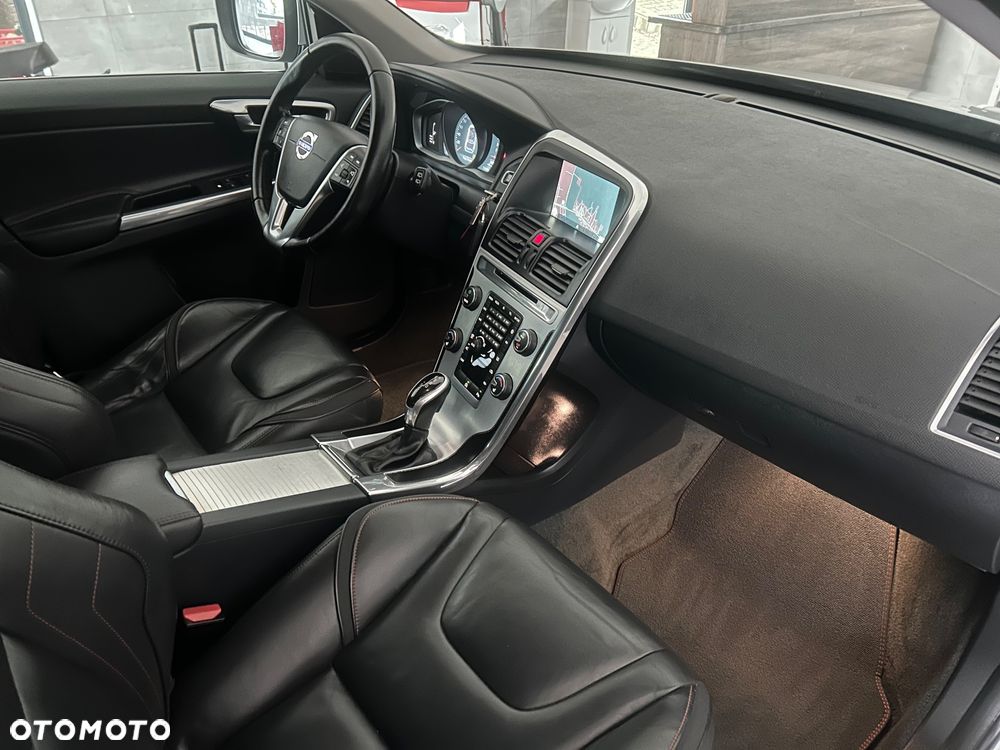 Volvo XC 60 D3 Geartronic Momentum - 29