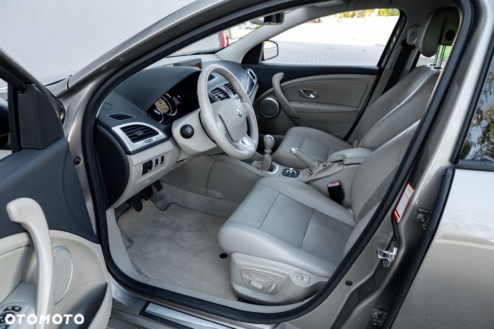 Renault Megane TCe 180 Luxe - 17