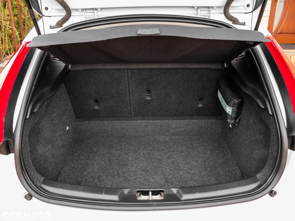 Volvo V40 T2 Inscription - 30