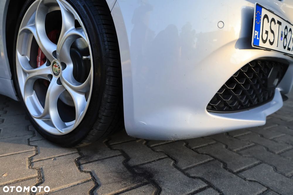 Alfa Romeo Giulia 2.0 Turbo 16V AT8 Veloce - 18