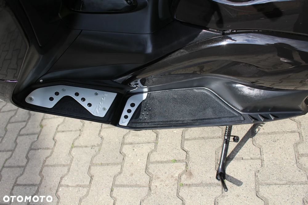 Yamaha Tmax - 22