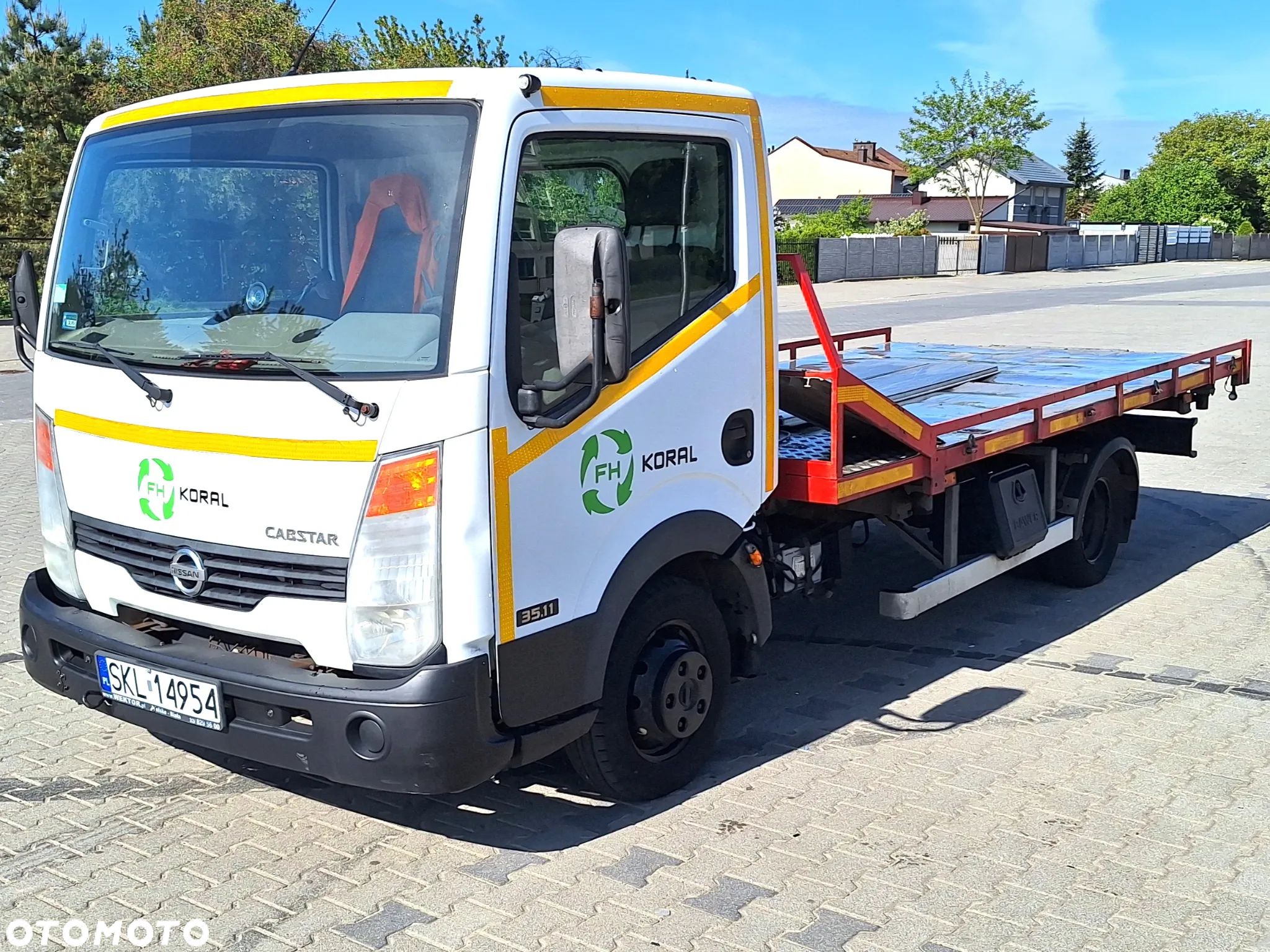 Nissan CABSTAR - 1