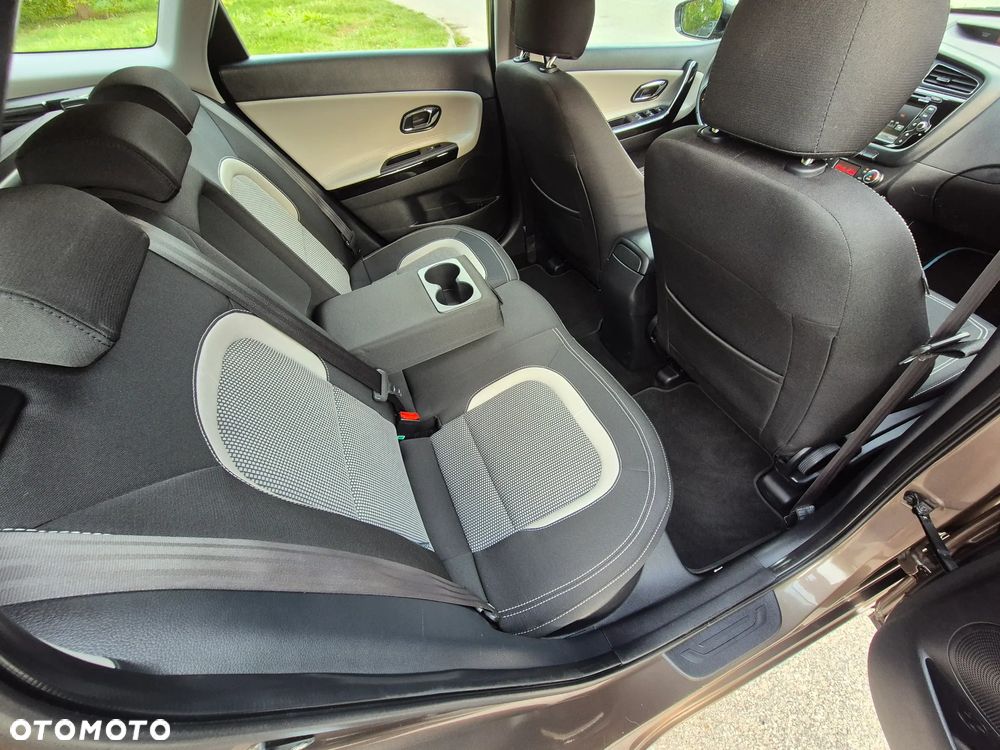 Kia Ceed Cee'd 1.6 GDI Business Line - 31