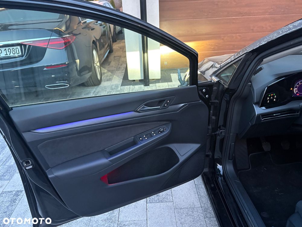 Volkswagen Golf - 24