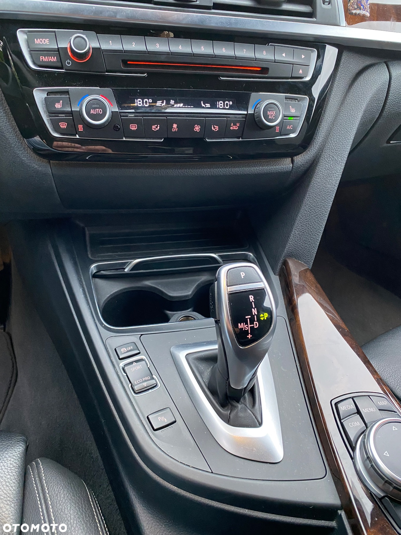 BMW Seria 3 330i xDrive Luxury Line - 14
