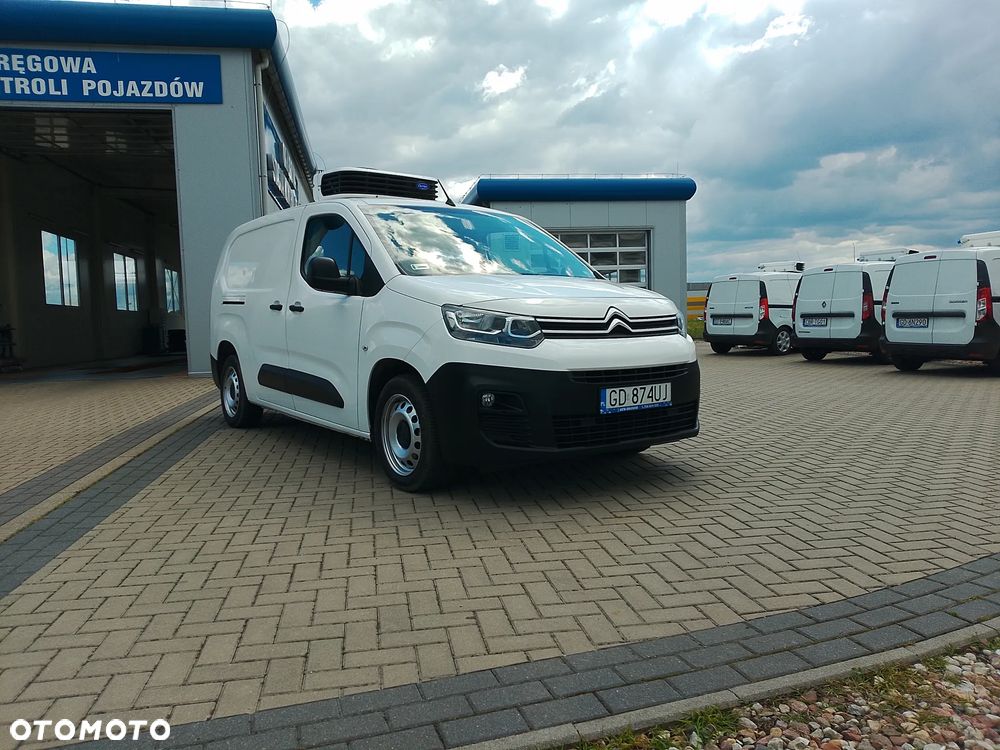 Toyota Proace Berlingo Partner Combo Doblo L2 Izoterma Chłodnia 230V Salon PL 3 osoby 2 EUPal 2,5 DMC - 9