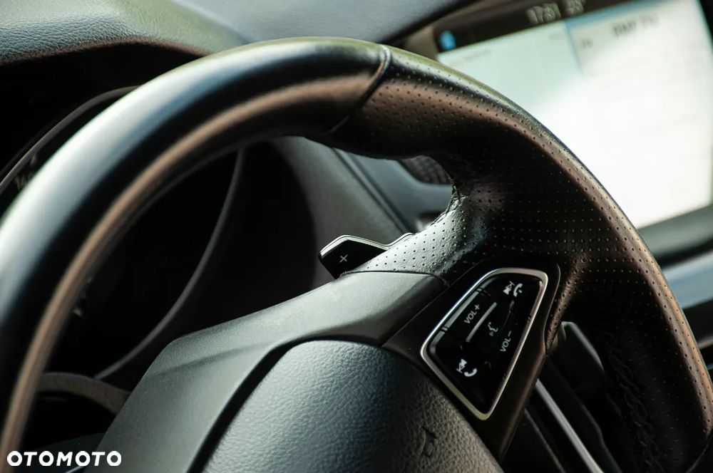 Ford Focus 1.5 EcoBlue Start-Stopp-System ST-LINE STYLE - 28