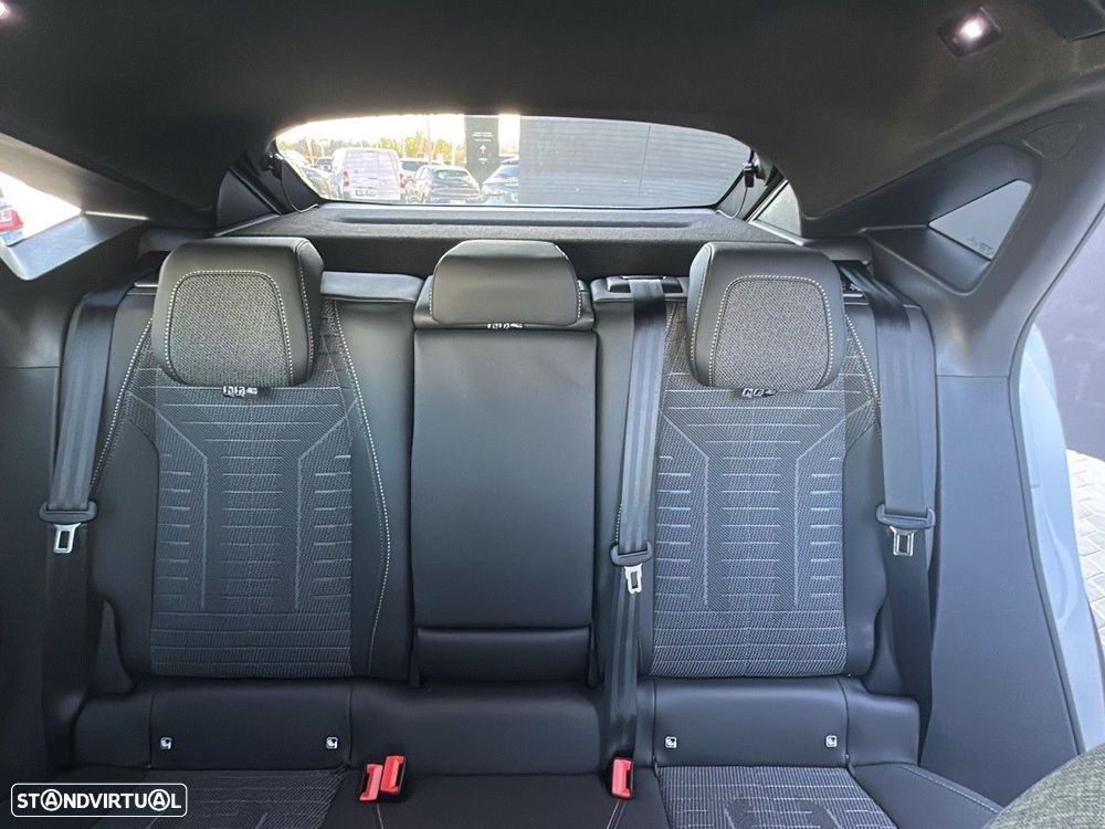 Peugeot E-3008 73 kWh GT - 9