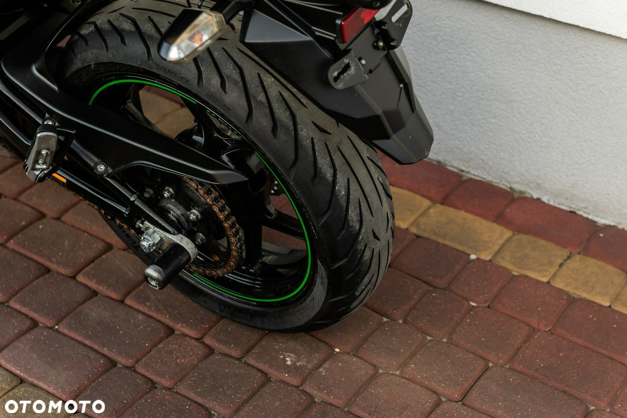 Kawasaki ER - 8