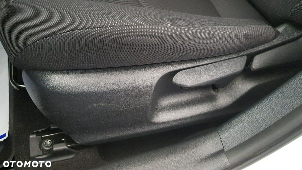 Toyota Corolla - 26