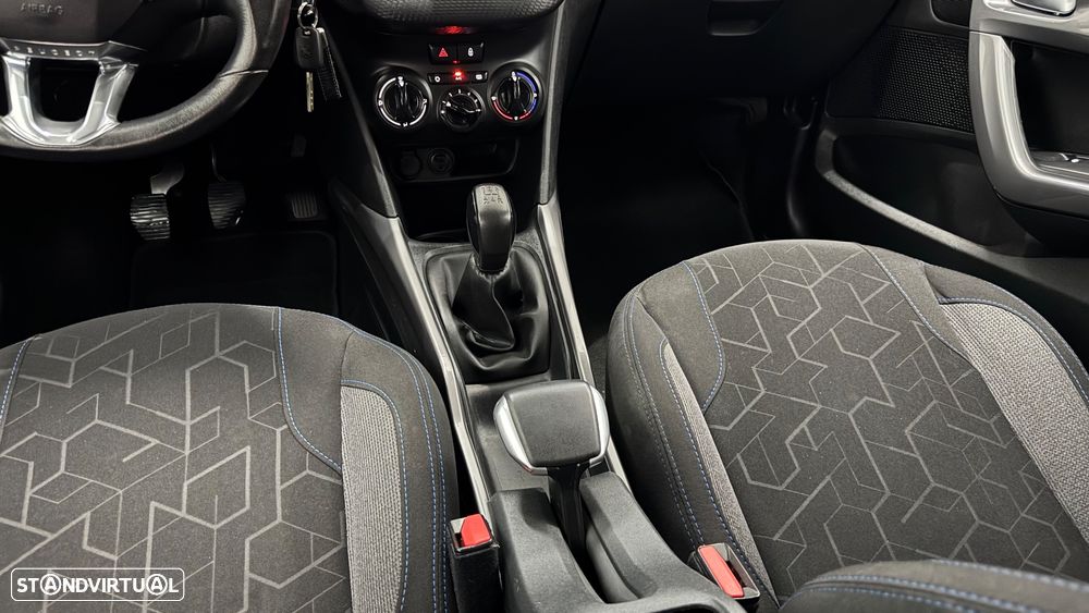 Peugeot 2008 1.2 PureTech Style - 24