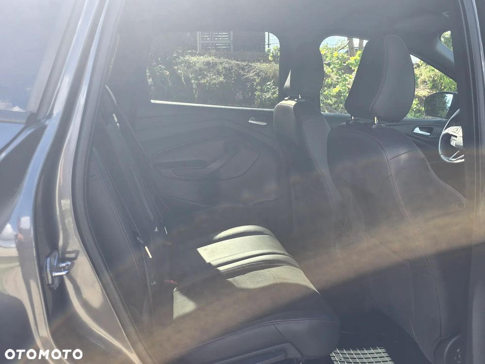 Ford Kuga 2.0 TDCi 4x4 ST-Line - 14