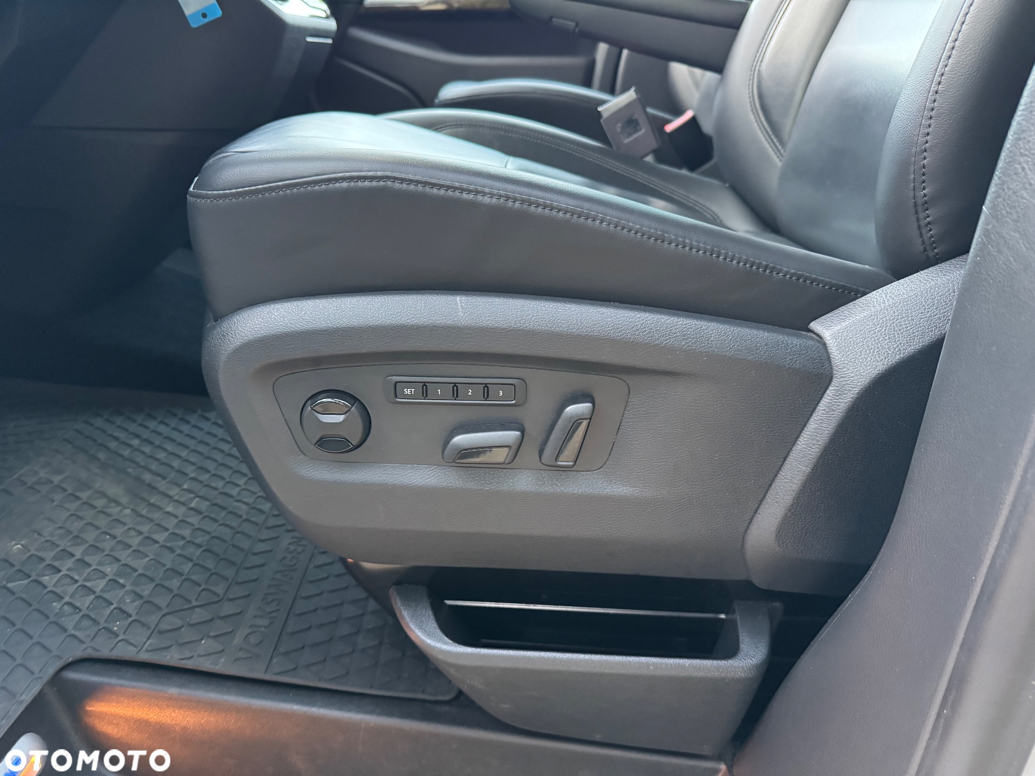 Volkswagen Caravelle 2.0 BiTDI L1 Highline - 16