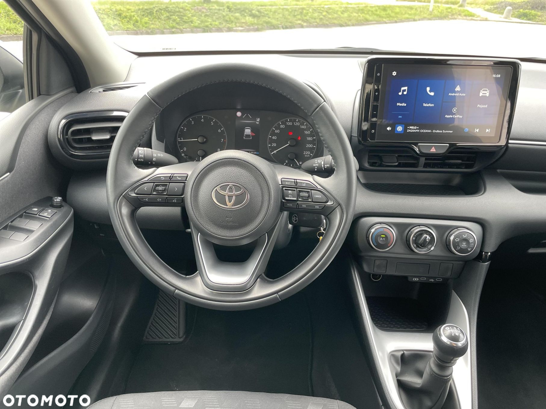Toyota Yaris 1.5 Comfort - 12