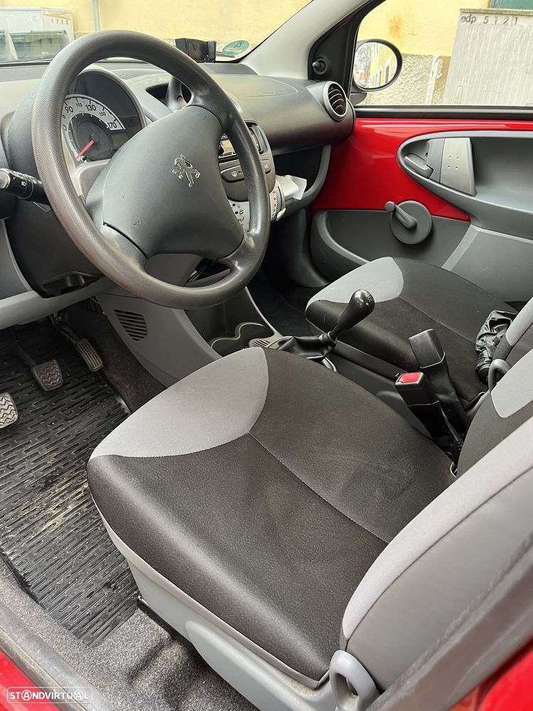Peugeot 107 1.0 Petit Filou - 2