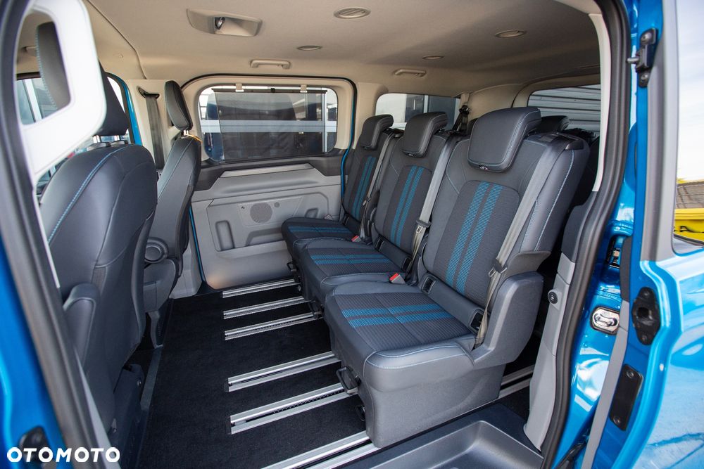 Ford Tourneo Custom - 9